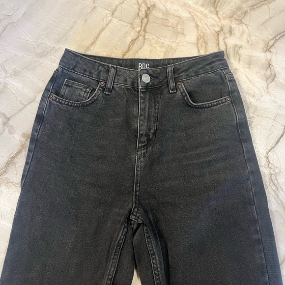 Black High-Waisted Mom Jeans - Picture 4 of 8